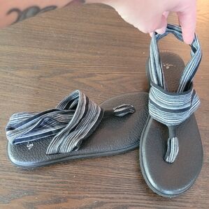 Sanuk women's yoga sling sandals in black&white stripe, Size 9